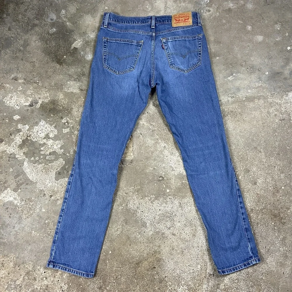Levi's 511 Jeans Size 32x32 Blue Denim Medium Wash Slim Fit Narrow‎ Leg
